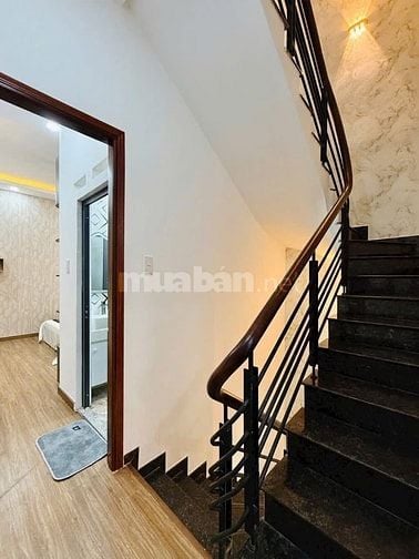 Bán gấp nhà ở đường Cao Thắng, phường 3, quận 3, giá 2 tỷ 500 triệu 