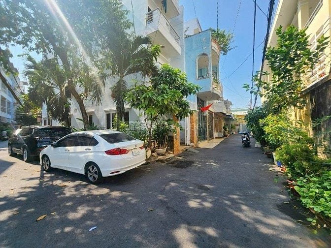 Nhà 60m² Chu Văn An gần Trường Cán Bộ. Xây 1 trệt 3 lầu, giá 3 tỷ 350.
