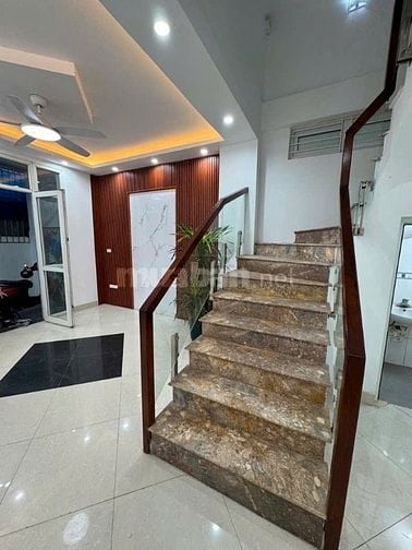 LONG BIÊN NHÀ DÂN XÂY CHẮC CHẮC GẦN 50M2, MẶT TIỀN HƠN 4M. GIÁ CHỈ 5.5