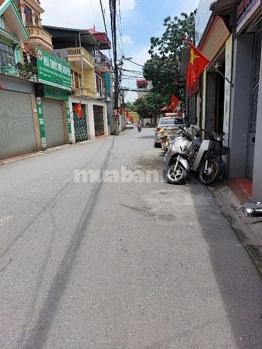 LONG BIÊN NHÀ DÂN XÂY CHẮC CHẮC GẦN 50M2, MẶT TIỀN HƠN 4M. GIÁ CHỈ 5.5