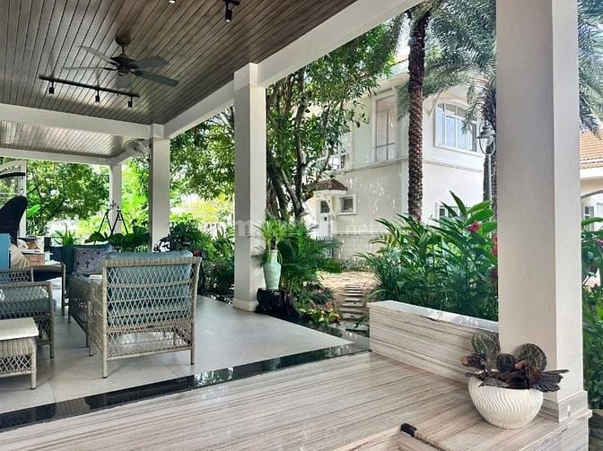 Bán Biệt thự Lâu Đài Chateau - Phú Mỹ Hưng - Quận 7 - Khu Siêu Vip Sài