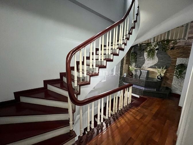 CC cần bán nhà phố Hạ Yên Quyết,Cầu Giấy 67 m2 x 5 t mt 7 m giá 23 tỷ