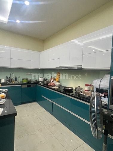 Bán Nhà Hai Bà Trưng, Yên Lạc, 150m, mt 6m, gara ô tô, thang máy