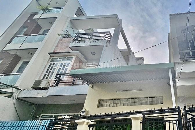 Bán nhà quận 7, giáp Nguyễn Thị Thập, 70m2 chỉ hơn 6 tỷ