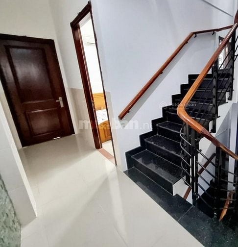 Cho thuê nhà riêng Giảng Võ 45/50m, 4 ngủ to, vị trí rất tiện đi lại