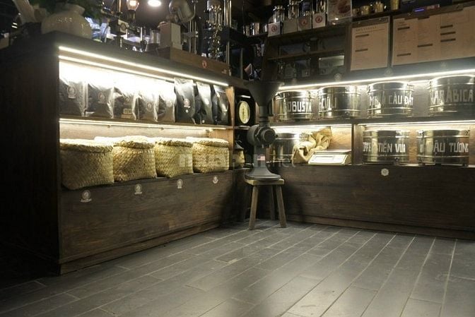 Sang quán cà phê mặt tiền 8m. 