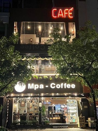 Sang quán cà phê mặt tiền 8m. 