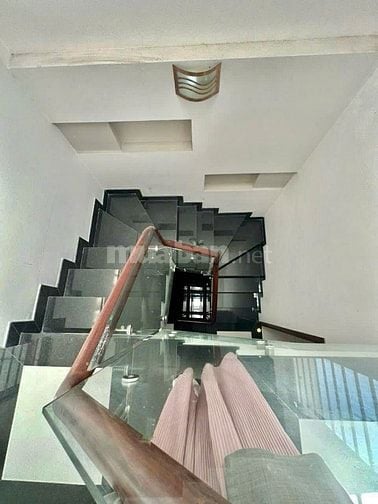 Cần bán nhà căn góc phường Bình Trưng Tây Q2