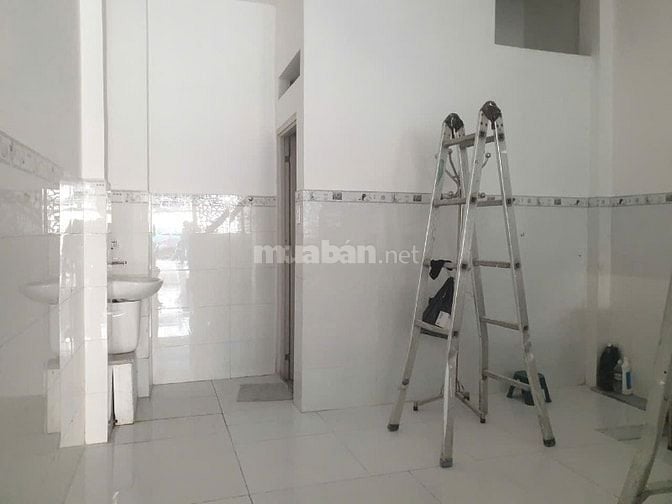 Cho thuê nhà mặt tiền kinh doanh đường 3 Tháng 2, Phường 12, Quận 10
