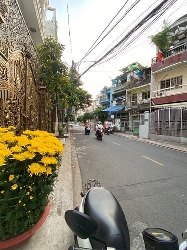 Mặt tiền đẹp KD ngay Bàu Cát 1. Dt 4x11m. 3 tầng. Giá 8.5 tỷ 