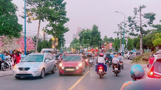 BÁN NHÀ SỔ HỒNG, FULL THỔ CƯ 100 %, MẶT TIỀN LÊ THỊ HÀ HÓC MÔN TPHCM