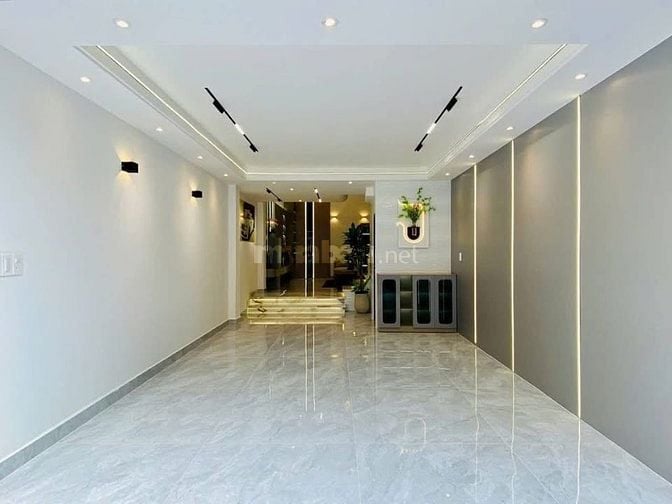 Đi nước ngoài định cư bán gấp nhà ở đường Nguyễn Tri Phương, phường 8,