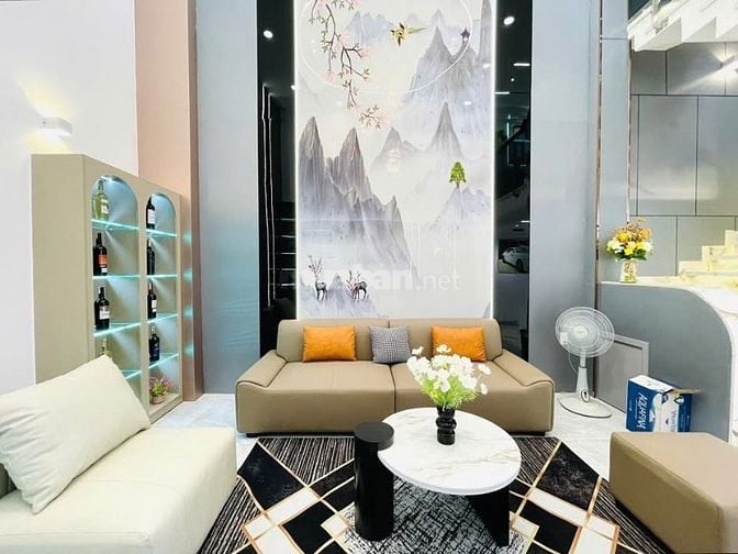 Đi nước ngoài định cư bán gấp nhà ở đường Nguyễn Tri Phương, phường 8,