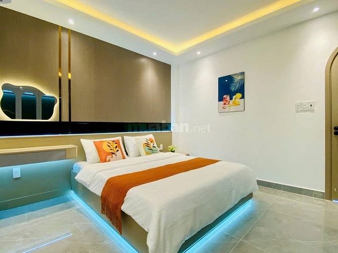 Đi nước ngoài định cư bán gấp nhà ở đường Nguyễn Tri Phương, phường 8,
