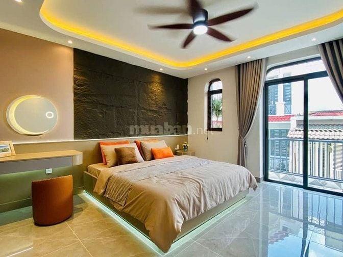 Đi nước ngoài định cư bán gấp nhà ở đường Nguyễn Tri Phương, phường 8,