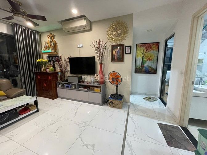 Bán căn hộ Wilton Tower, dt 92m2 3pn 2wc , tầng cao, hướng ĐÔNG NAM