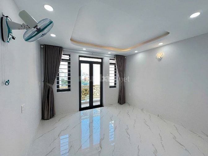 Nhà phố Tây Tứ Trạch ngay ngã tư bốn xã, giáp Tân Phú. chỉ 5 đồng hơn