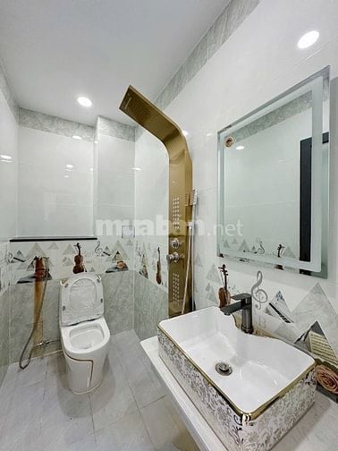 Nhà phố Tây Tứ Trạch ngay ngã tư bốn xã, giáp Tân Phú. chỉ 5 đồng hơn