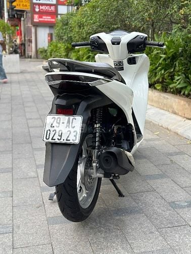 Cần Bán SH 125 CBS 2023 Màu Trắng Dán Kín Nilon Quá Mới