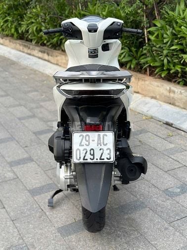 Cần Bán SH 125 CBS 2023 Màu Trắng Dán Kín Nilon Quá Mới