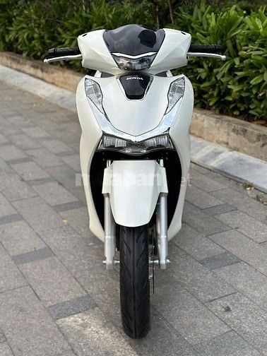Cần Bán SH 125 CBS 2023 Màu Trắng Dán Kín Nilon Quá Mới
