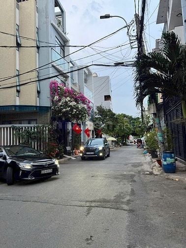 CHO THUÊ NHÀ NGUYÊN CĂN 4 TẦNG, VỪA LÀM CTY VỪA Ở, TIVI, MÁY LẠNH, 