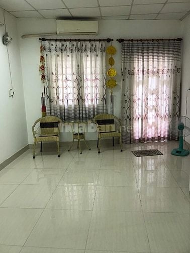 Cho thuê nhà nguyên căn hẻm 232/34 đường Võ Văn Kiệt, Quận 1.