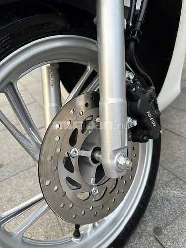 Cần bán SH 125 CBS cuối 2024 màu Trắng siêu mới