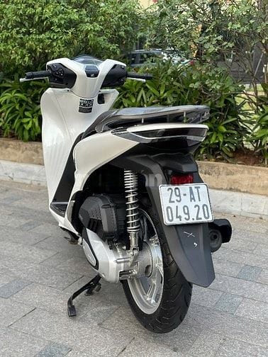 Cần bán SH 125 CBS cuối 2024 màu Trắng siêu mới