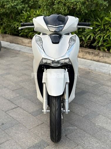 Cần bán SH 125 CBS cuối 2024 màu Trắng siêu mới