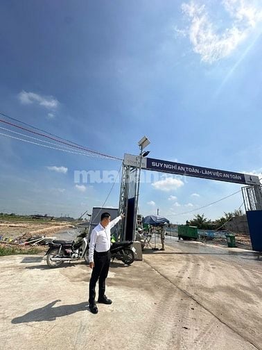 Bán đất thổ cư gần Vinhomes Hậu Nghĩa, Đức Hoà. DT: 5x43,8m. Giá 3,898