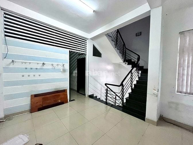 Cho thuê nhà mặt tiền trịnh hoài đức ,hiệp phú , q9, tp thủ đức