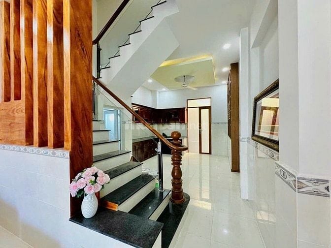 Bán Nhà 2 Lầu Bình Tân –Thổ Cư 100%,Hoàn Công Đầy Đủ,Đường 8m Ô Tô 