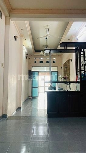 Cho thuê nhà mặt tiền đường Cao Xuân Dục, P.2, Quận 8 – Sát cầu Chà Và