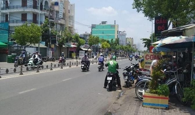 Nhà phố Tây Tứ Trạch ngay ngã tư bốn xã, giáp Tân Phú. chỉ 5 đồng hơn