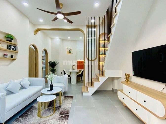 Cô Hai về quê bán nhà đường Chiến Thắng, Phú Nhuận. Giao Hoàng Văn Thụ