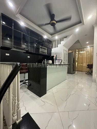 NHÀ ĐẸP THOÁNG, GẦN PHỐ, FULL CÔNG NĂNG, 5 PHÒNG NGỦ ĐỦ TIỆN ÍCH