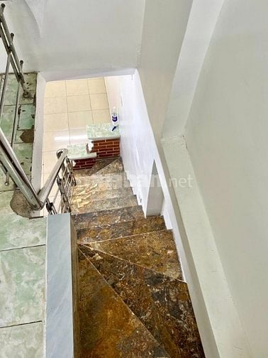 NHÀ DÂN XÂY 5.5 TẦNG - NGÕ THÔNG GIÁ CHỈ HƠN 3 TỶ XIU TRÂN KHAT CHÂN