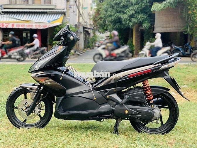 Honda Airblade fi úp thái xe đẹp liền lạc máy zin