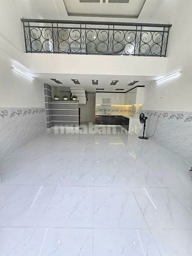 Bàn nhà phường 16, Gò Vấp, sát bên trường học