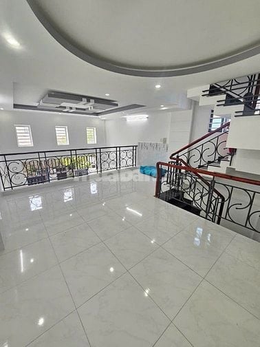 Bàn nhà phường 16, Gò Vấp, sát bên trường học