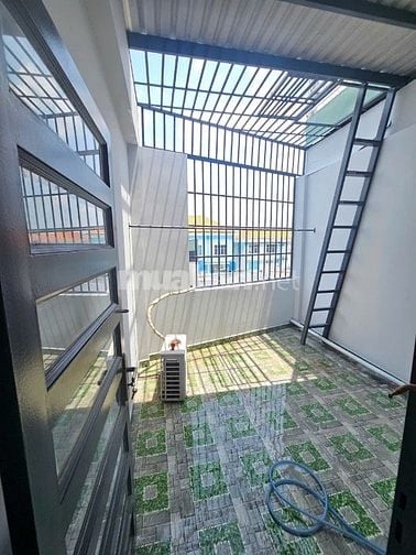 Bàn nhà phường 16, Gò Vấp, sát bên trường học