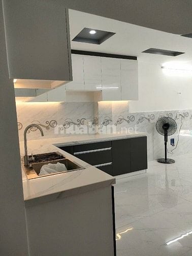 Bàn nhà phường 16, Gò Vấp, sát bên trường học