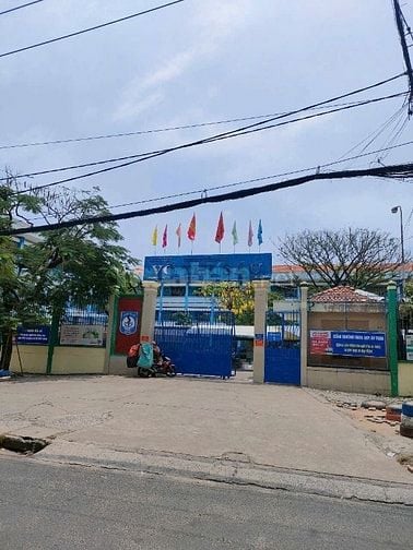 Bàn nhà phường 16, Gò Vấp, sát bên trường học
