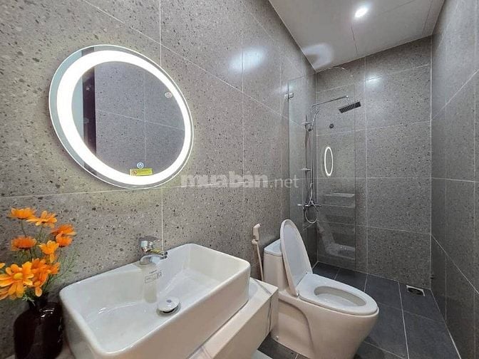 Chỉ 4tỷ2 sở hữu nhà Vườn Chuối, Q3 DT 65,8m2 - 4PN. Full nội thất