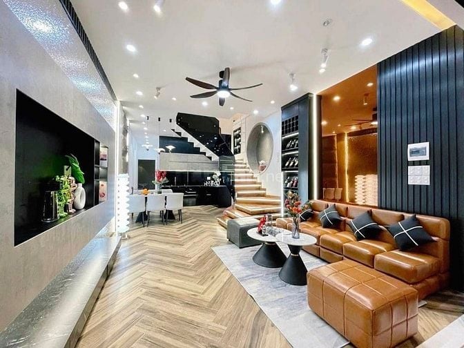 Chỉ 4tỷ2 sở hữu nhà Vườn Chuối, Q3 DT 65,8m2 - 4PN. Full nội thất
