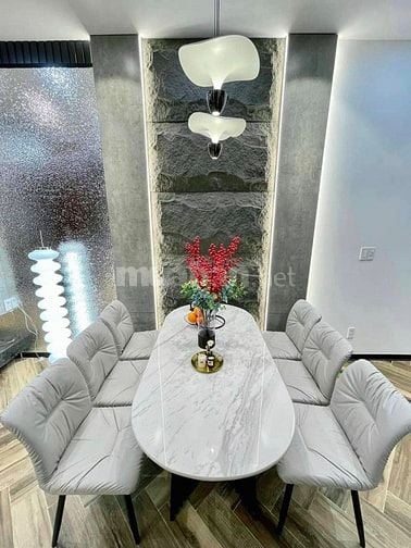 Chỉ 4tỷ2 sở hữu nhà Vườn Chuối, Q3 DT 65,8m2 - 4PN. Full nội thất