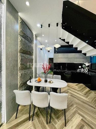 Chỉ 4tỷ2 sở hữu nhà Vườn Chuối, Q3 DT 65,8m2 - 4PN. Full nội thất