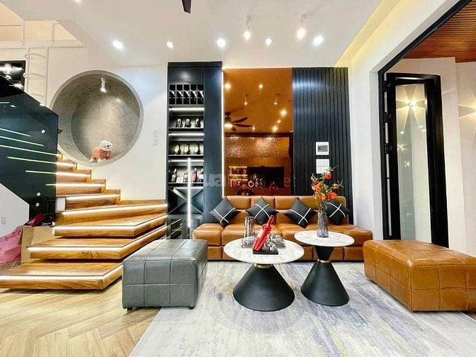 Chỉ 4tỷ2 sở hữu nhà Vườn Chuối, Q3 DT 65,8m2 - 4PN. Full nội thất