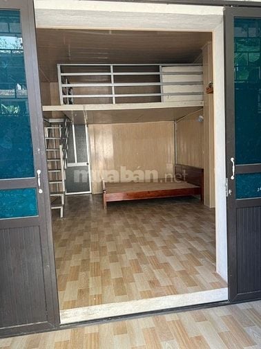 Cho thuê Ngõ 44 Nhân Hoà: căn hộ 1 tầng riêng biệt khép kín 40m2. 